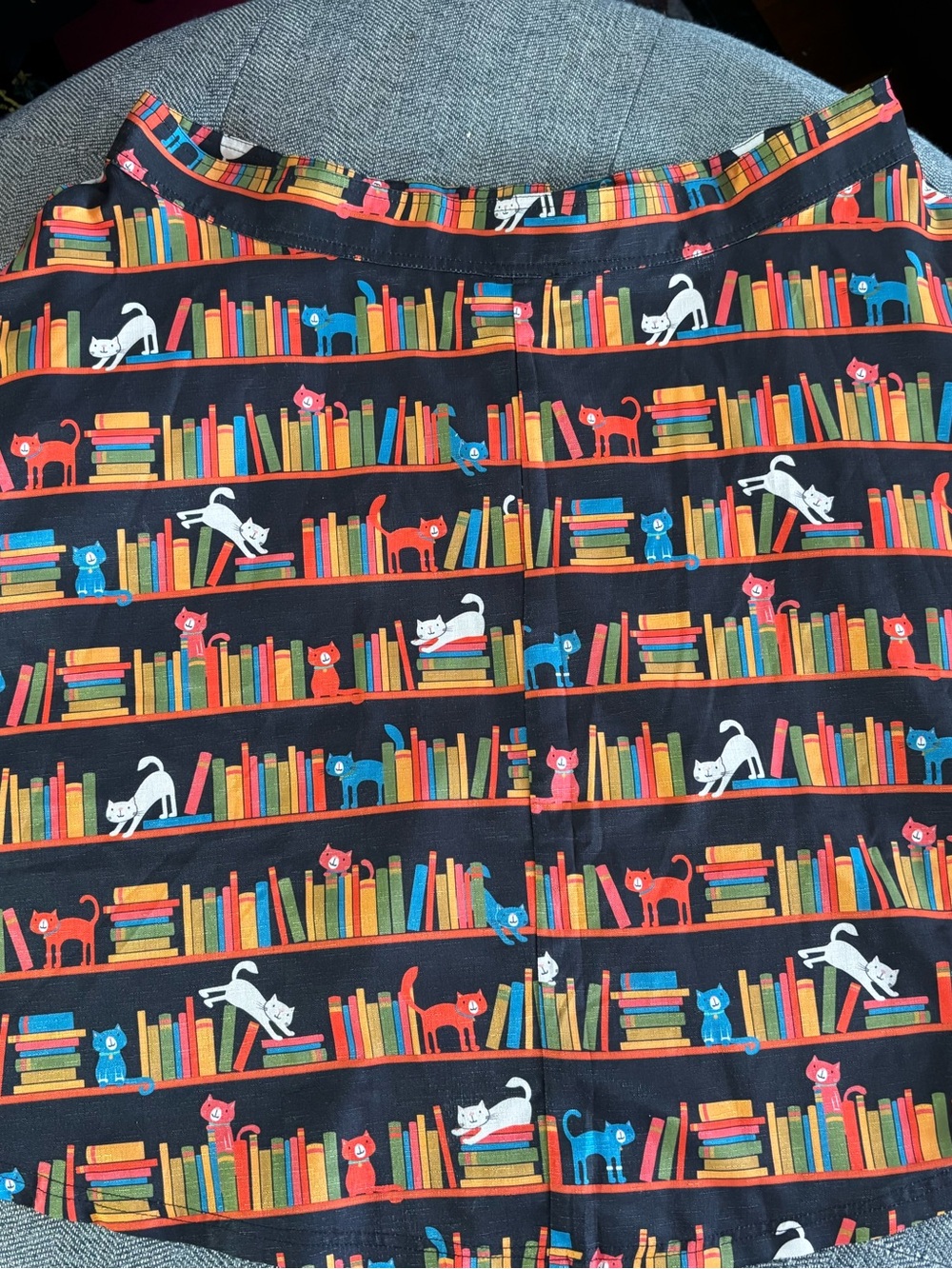Unique Vintage Black Wrap Skirt Book Library & Cat Print Orange Yellow Blue - Picture 2 of 10